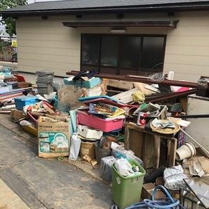 静岡県沼津市で解体前の片付け作業
